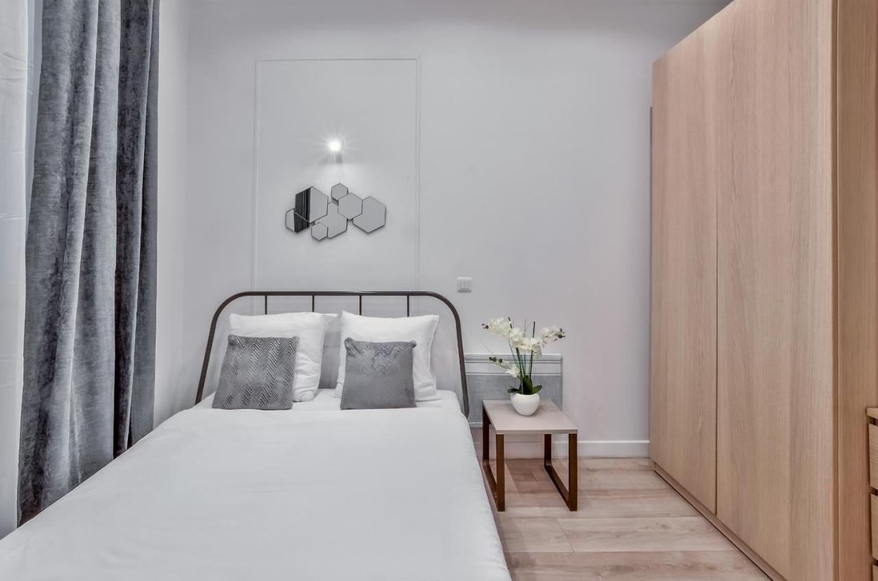 35 - Luxury Flat Grands Boulevards Париж Екстериор снимка