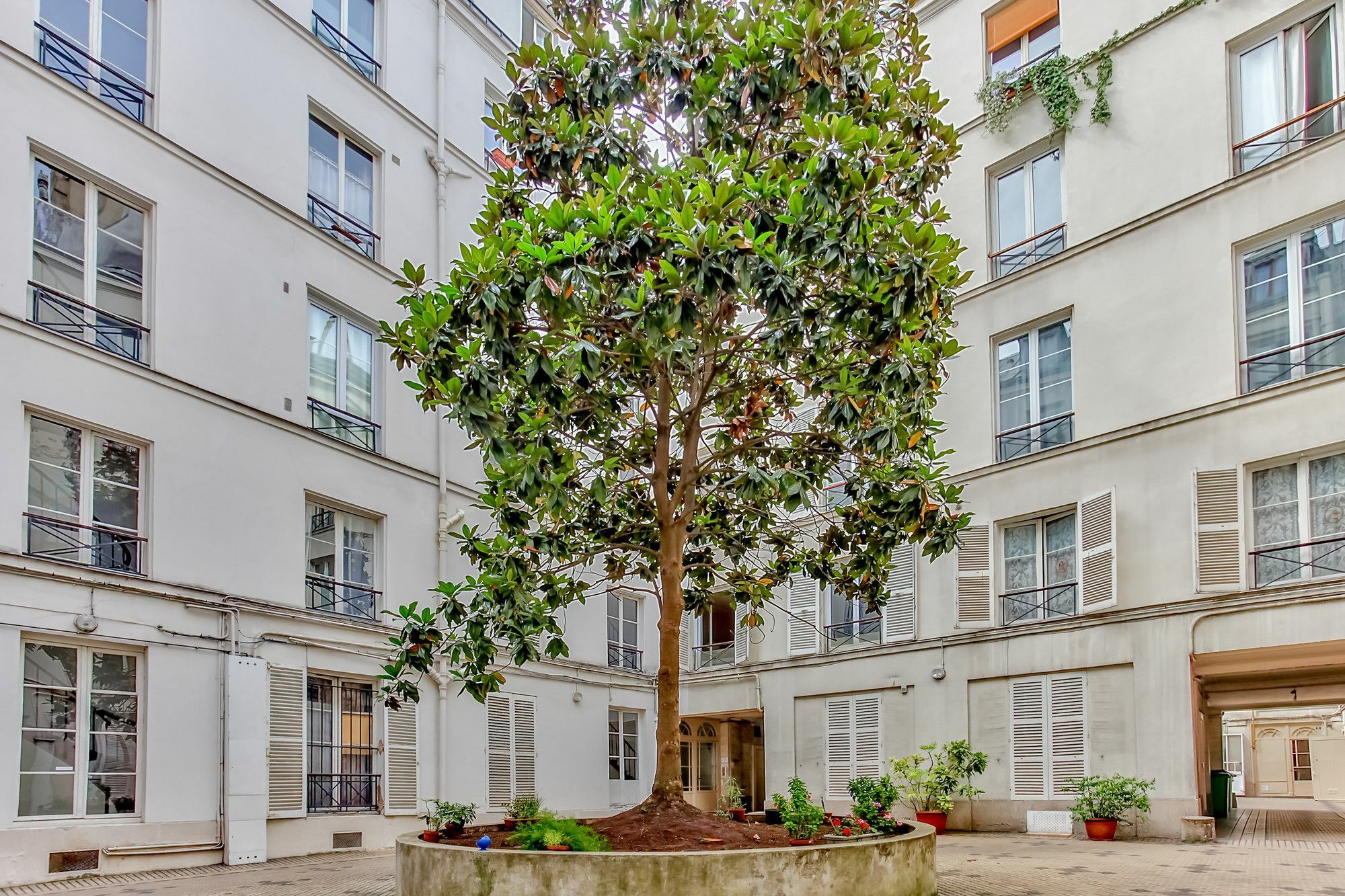 35 - Luxury Flat Grands Boulevards Париж Екстериор снимка